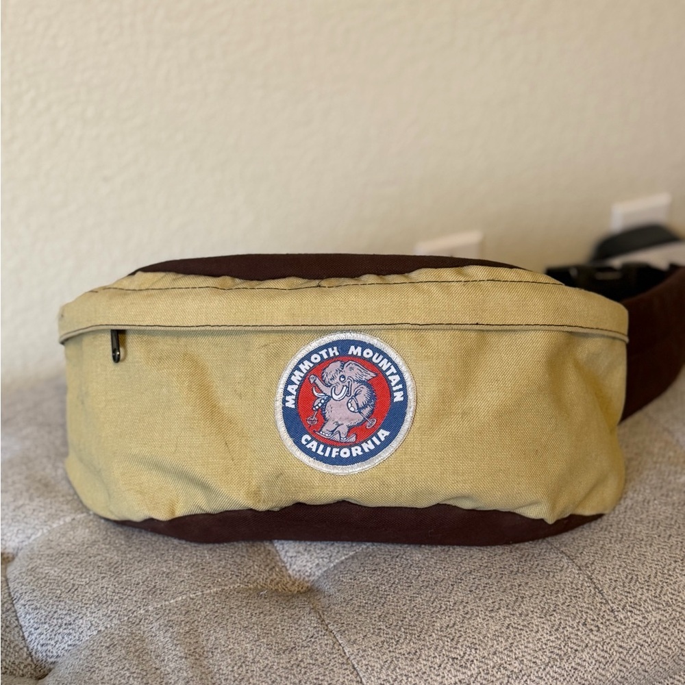 Vintage Mammoth Mountain California Tan and Brown Belt Bag